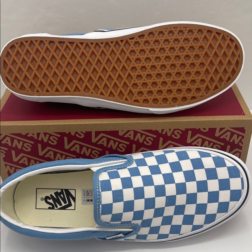 Vans •WMNS Classic Slip-On
Color Theory Checkerboard Heritage Blue
VN000D6BE2W - Picture 3 of 16